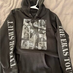 Taylor Swift Black Crewneck Graphic Sweatshirt